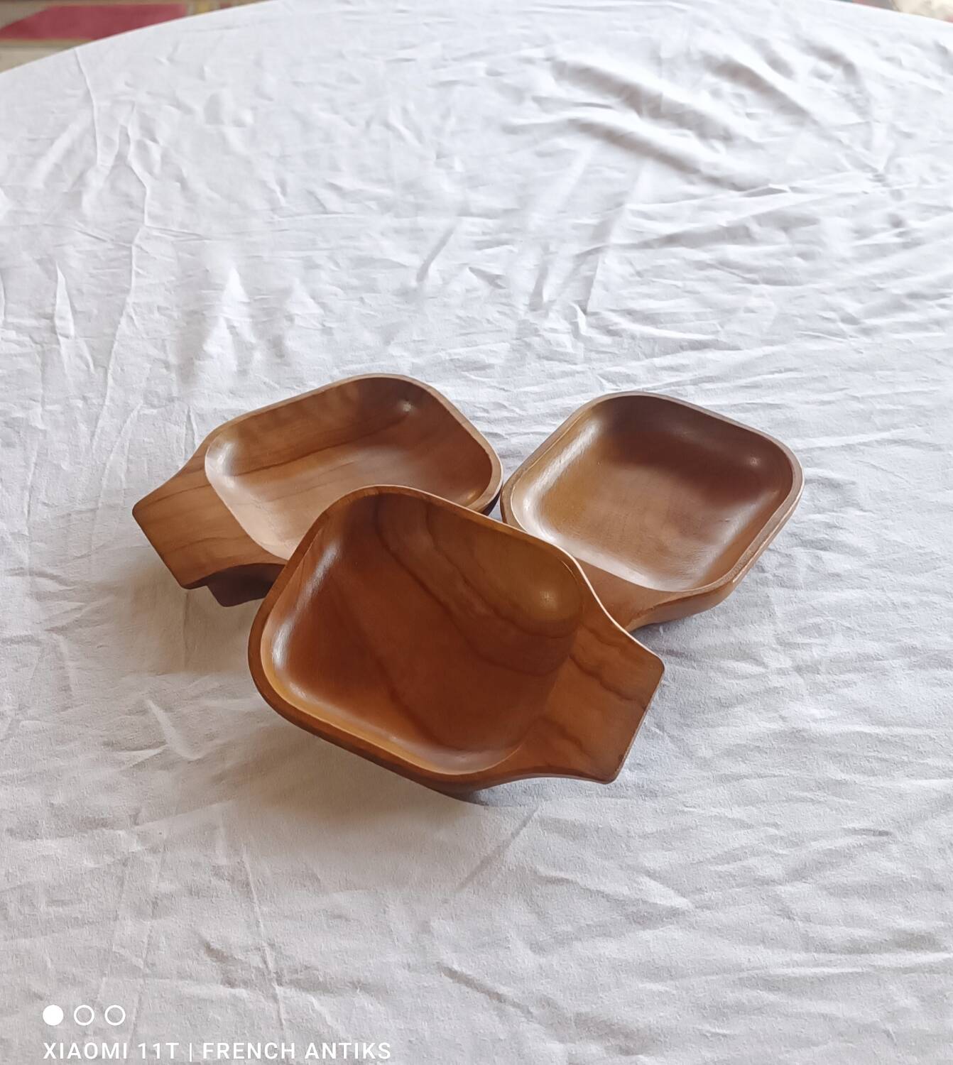 3 ramekins, appetizer/snack ramekins, made of olive wood.