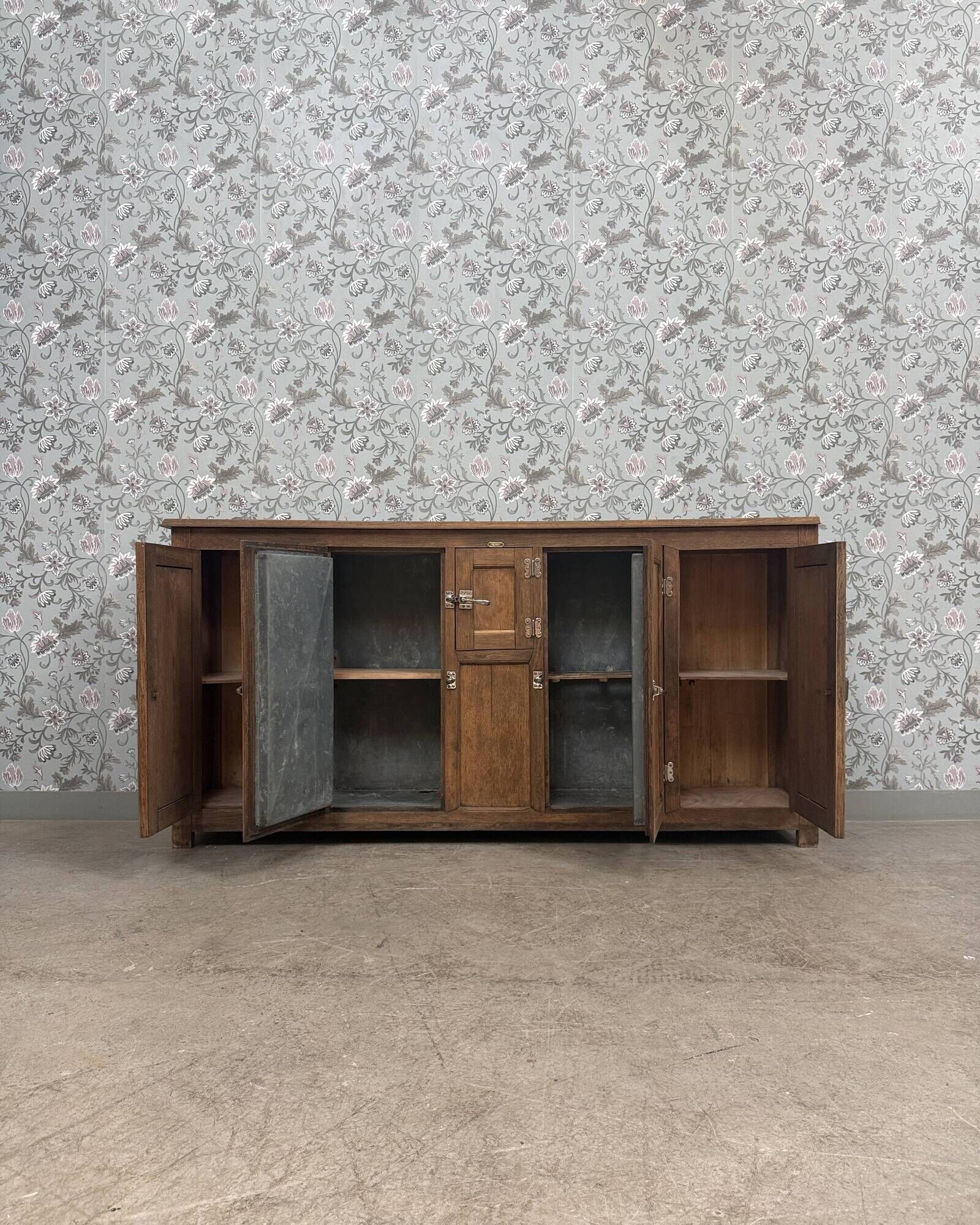 Old bar icebox in oak and zinc - sideboard (renovated)