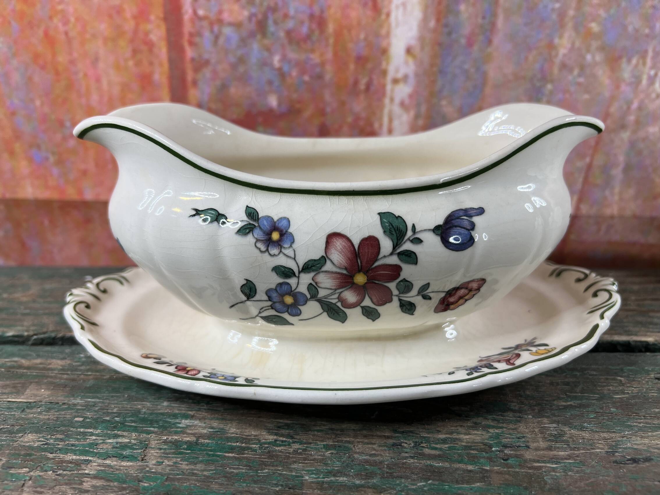 Villeroy Boch sauce boat with its frame