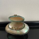Mother-of-pearl box in the shape of a shell