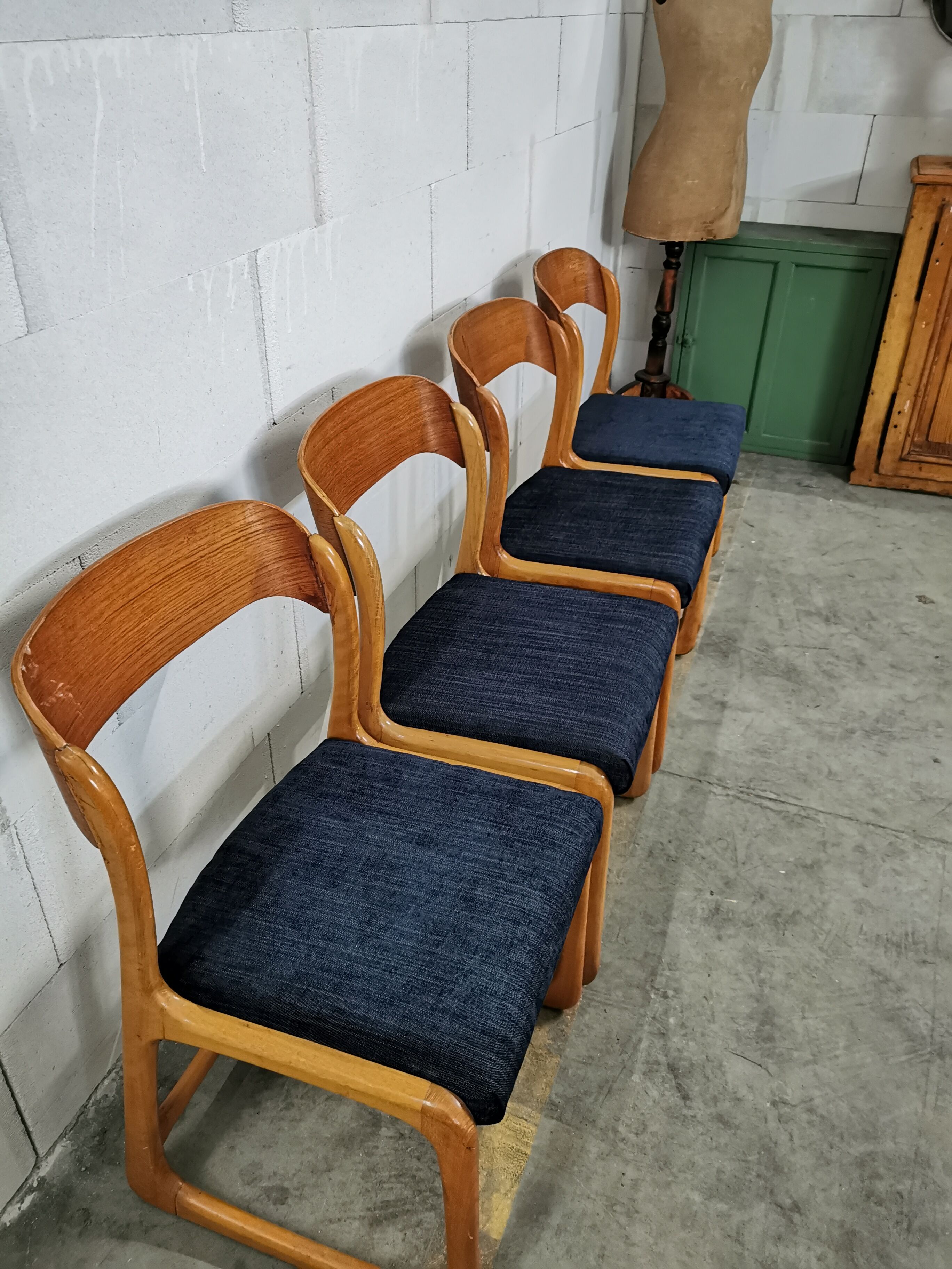 Lot de 4 chaises Baumann Traineau retapissées