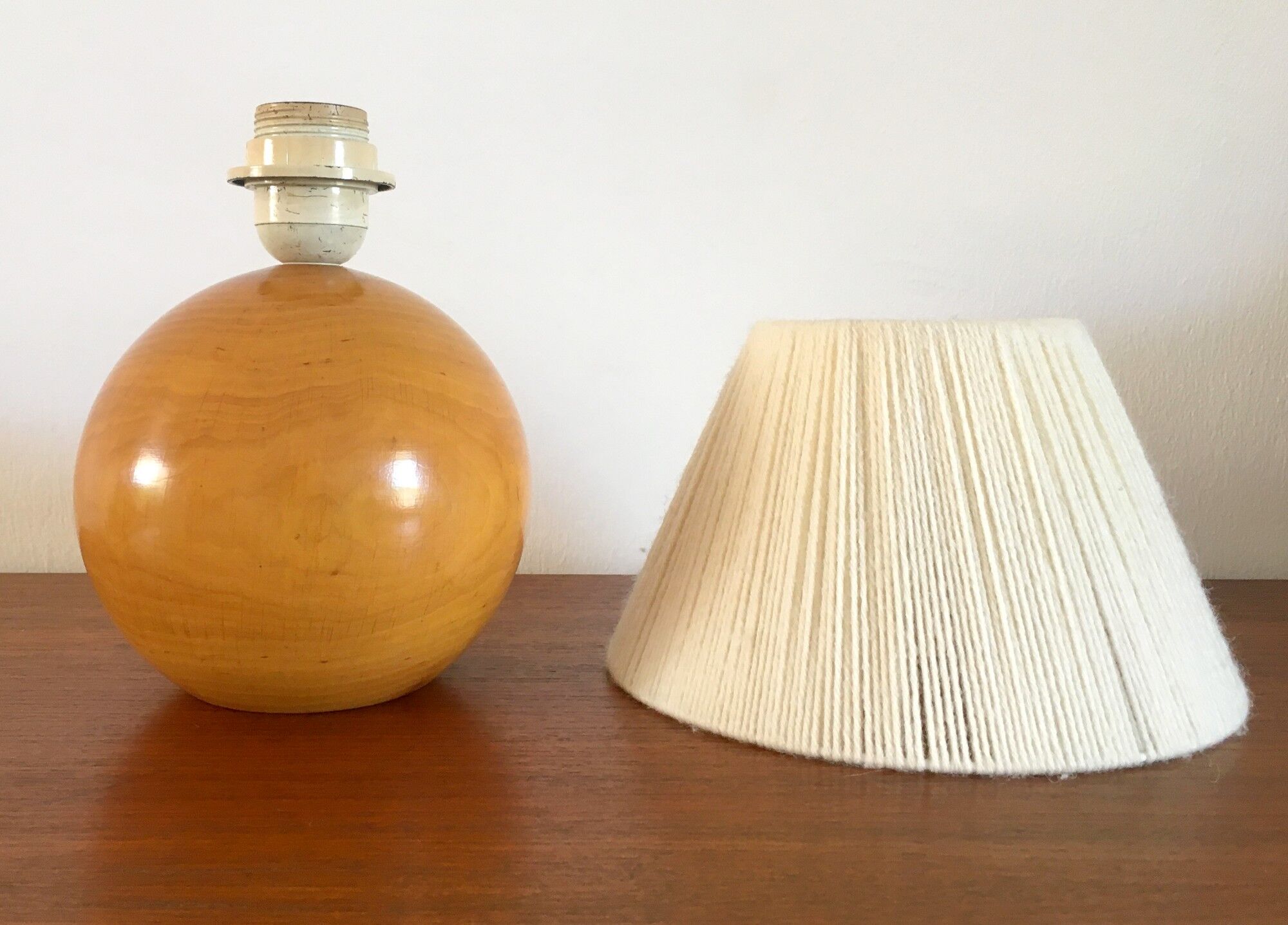 Vintage lamp in solid elm lampshade in wool 70s
