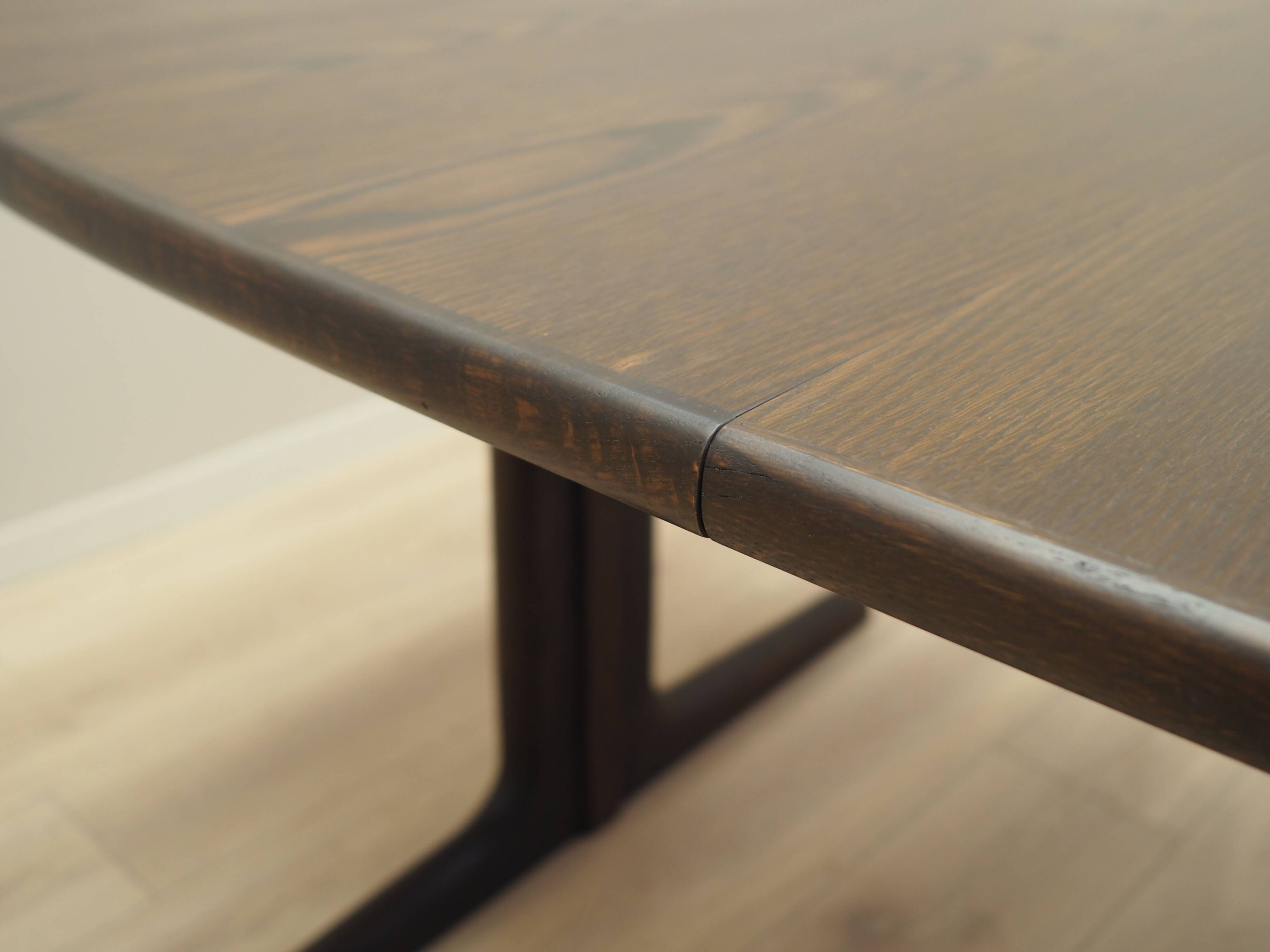 Oak table, Danish design, 1970s, manufacturer: Skovby