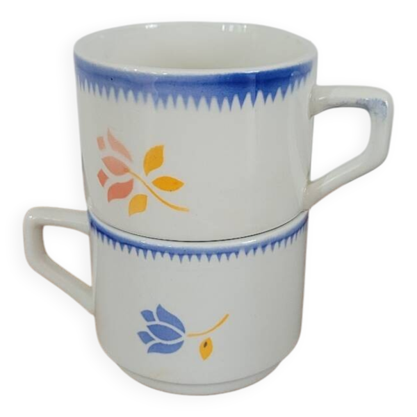 Lot de deux tasses à café fleuries