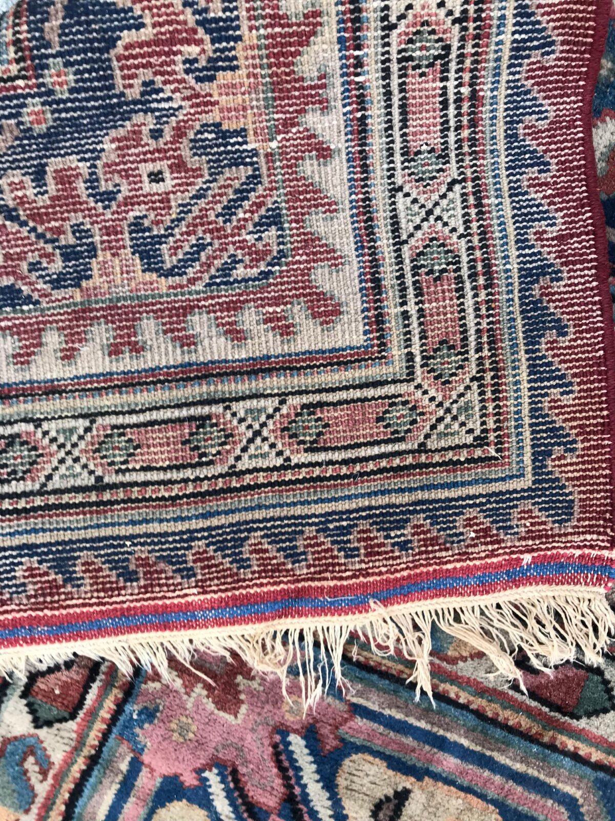 Large carpet old sinkiang done hand 268 x 360 cm