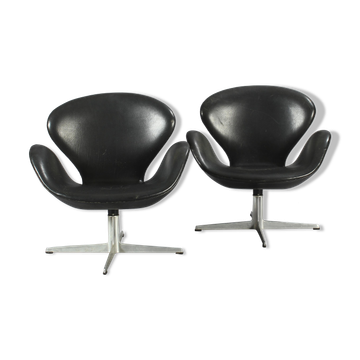 Pair of "Swan Chairs" by Arne Jacobsen