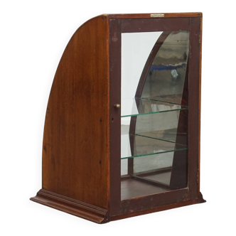 Vitrine anglaise ancienne avec deux étagères en verre et une porte vitrée