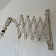 Scandinavian "accordion" or "scissors" wall light in white lacquered wood from the 60s and 70s