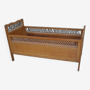 Lit bébé vintage bois et rotin année 60 enfant