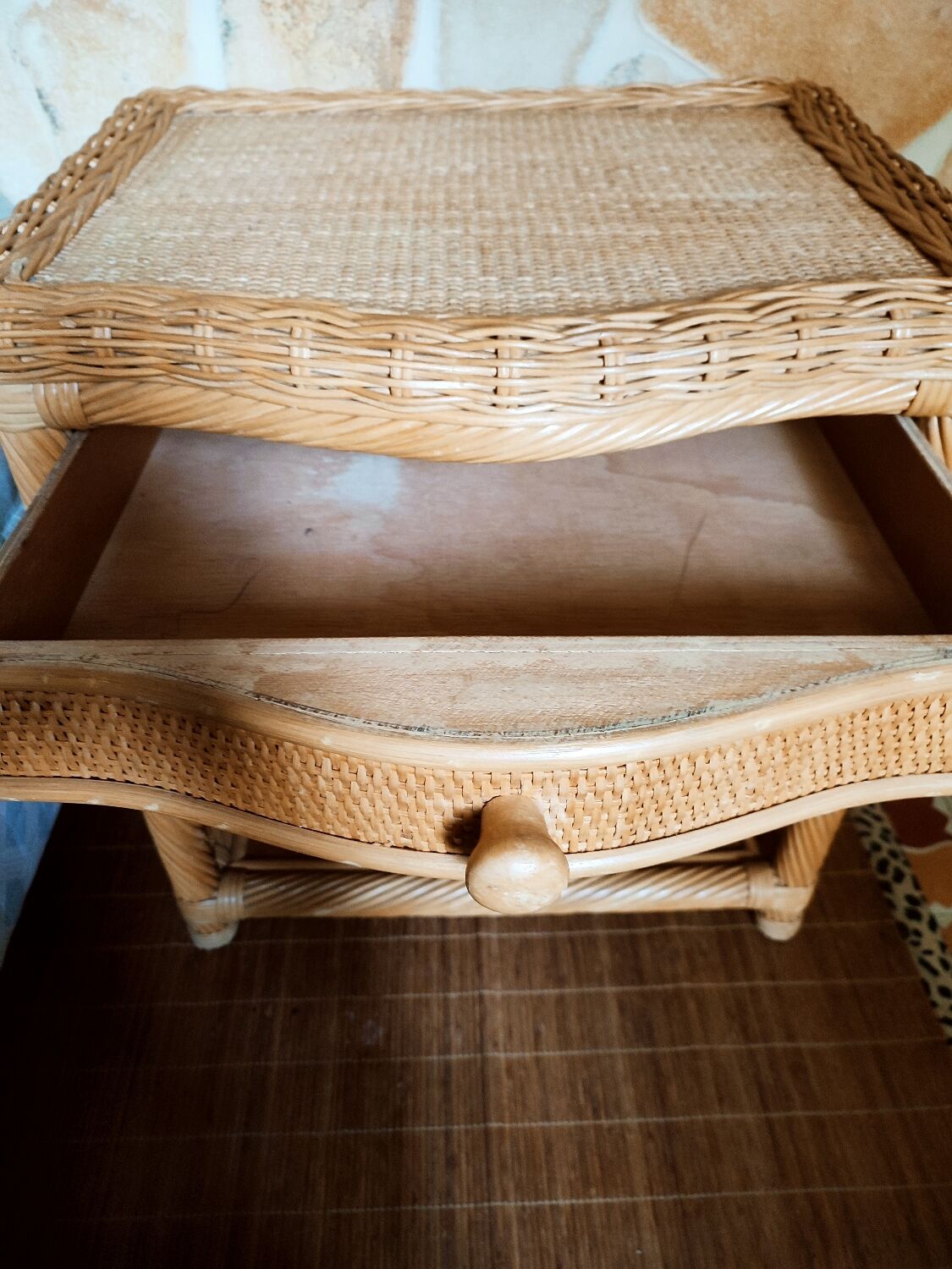 Chevet en rotin torsadé