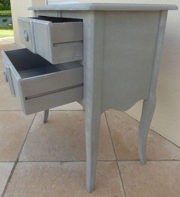 Meuble chic de style passe partout à 2 tiroirs de style Louis XV