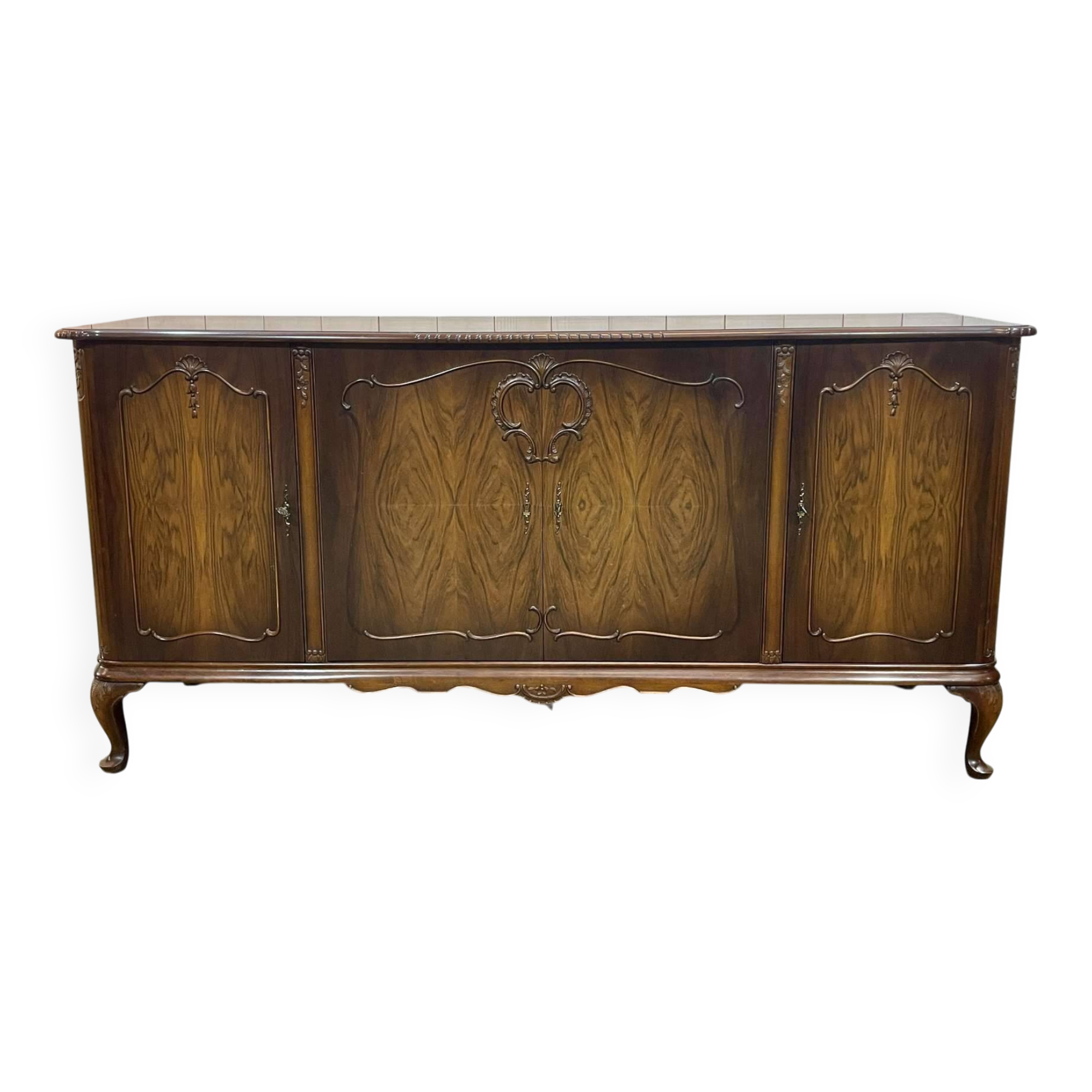 Enfilade anglaise Chippendale en noyer des années 1950