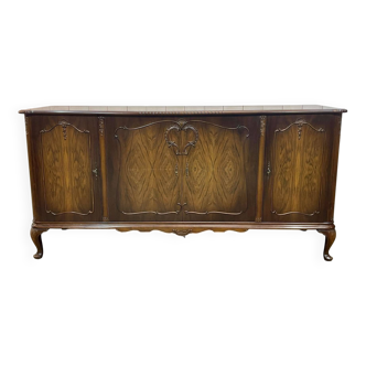 Enfilade anglaise Chippendale en noyer des années 1950