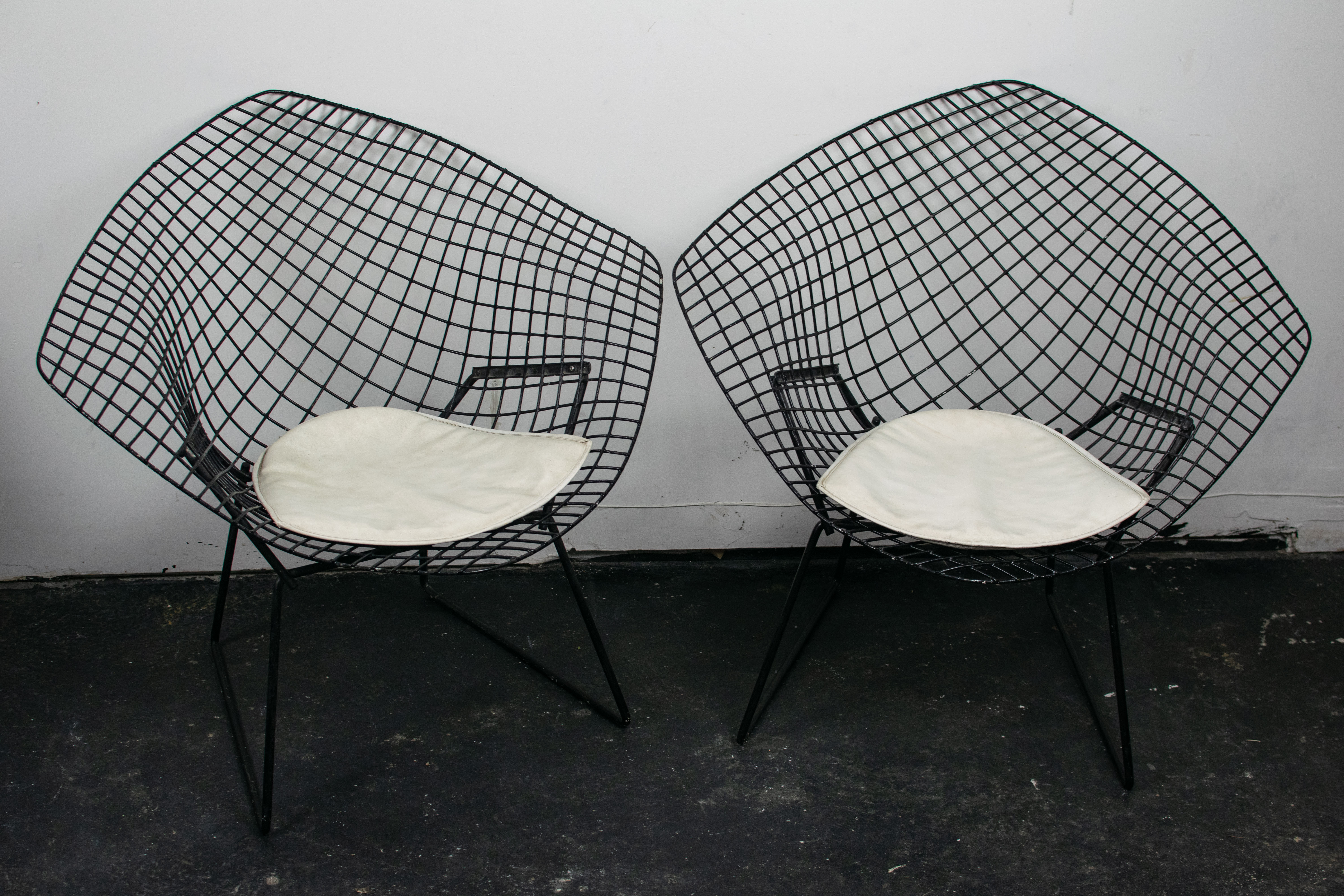 Pair of armchairs Diamond Chairs Harry Bertoia