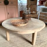 Round coffee table