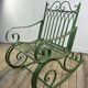 Rocking-chair en fer forgé vert patiné