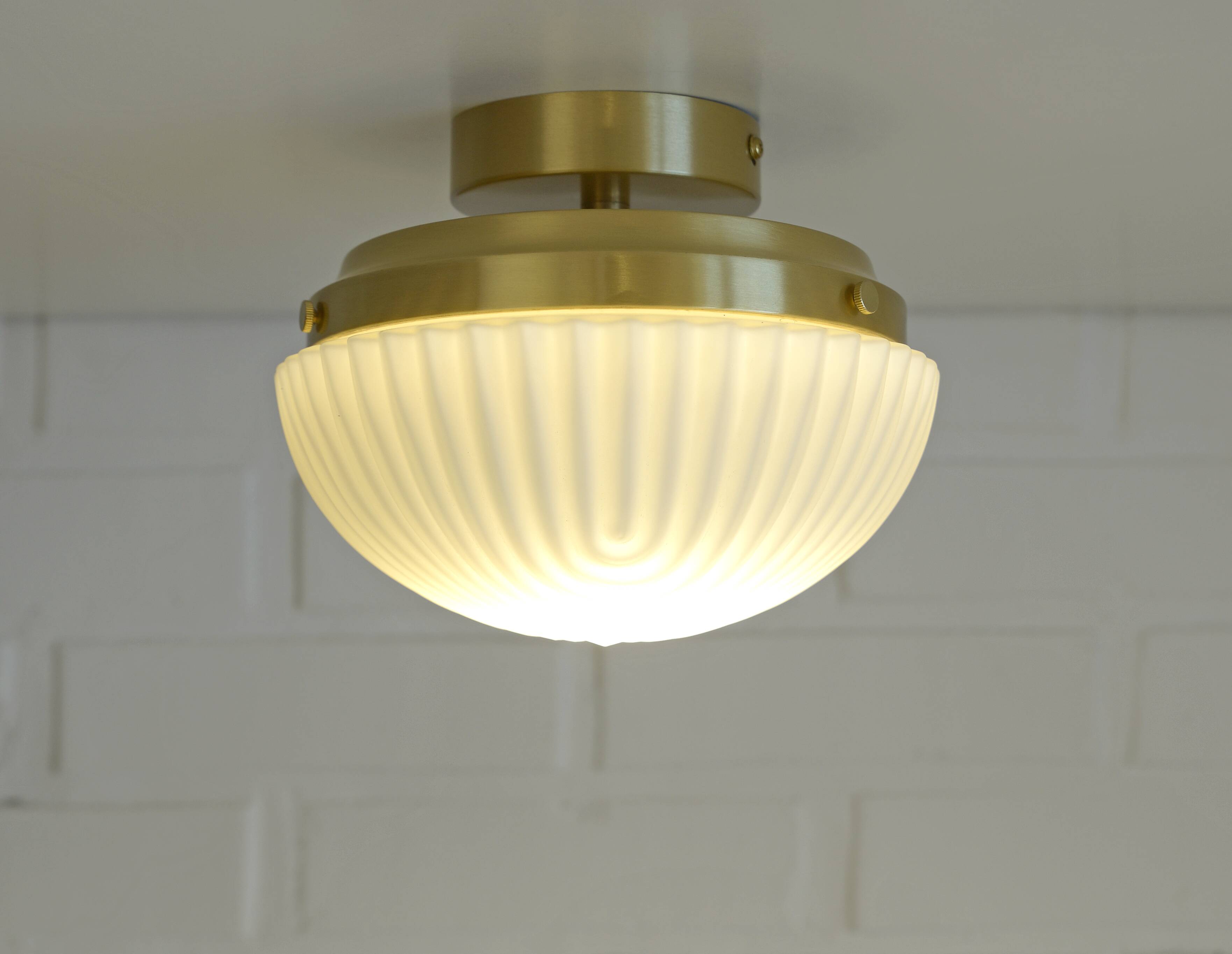 Plafonnier semi-encastré vintage en verre blanc