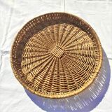 Wicker tray for cheeses