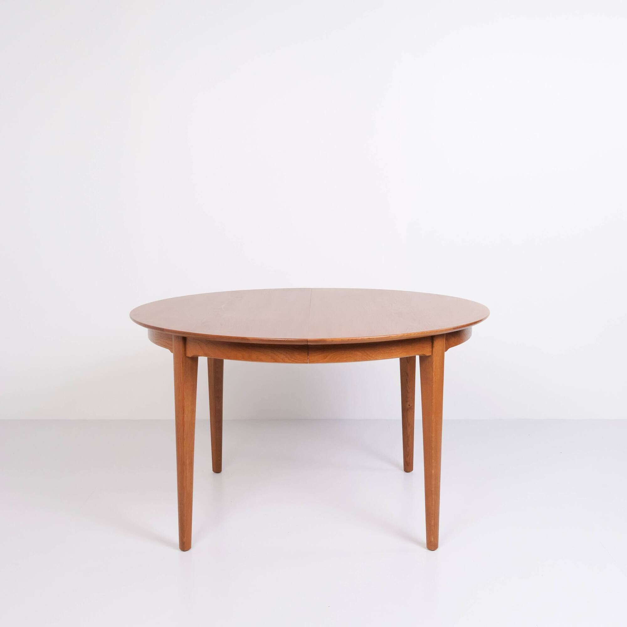 Dining table - Oak wood - Danish design - 1960s