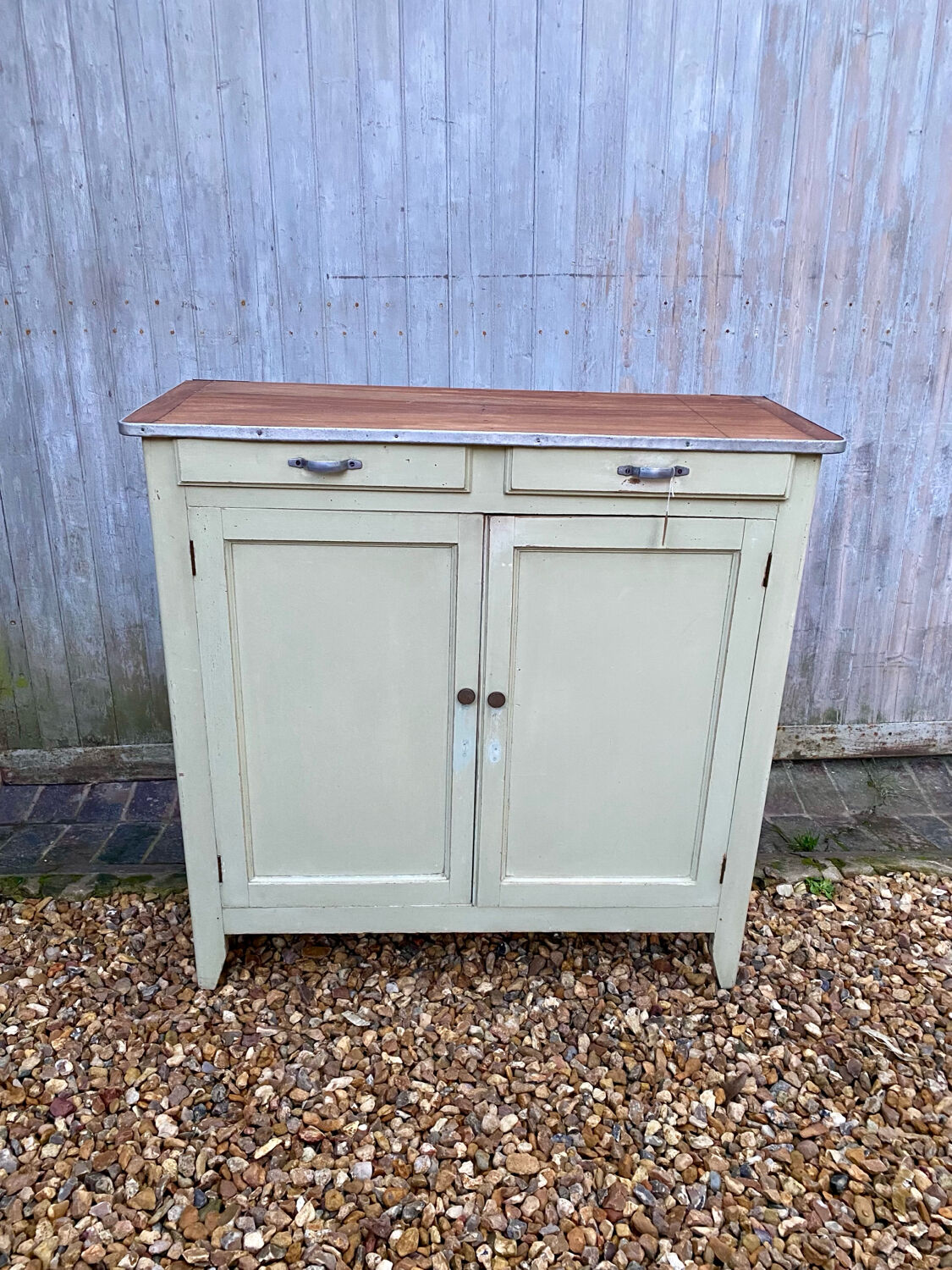 Buffet parisien vert vintage