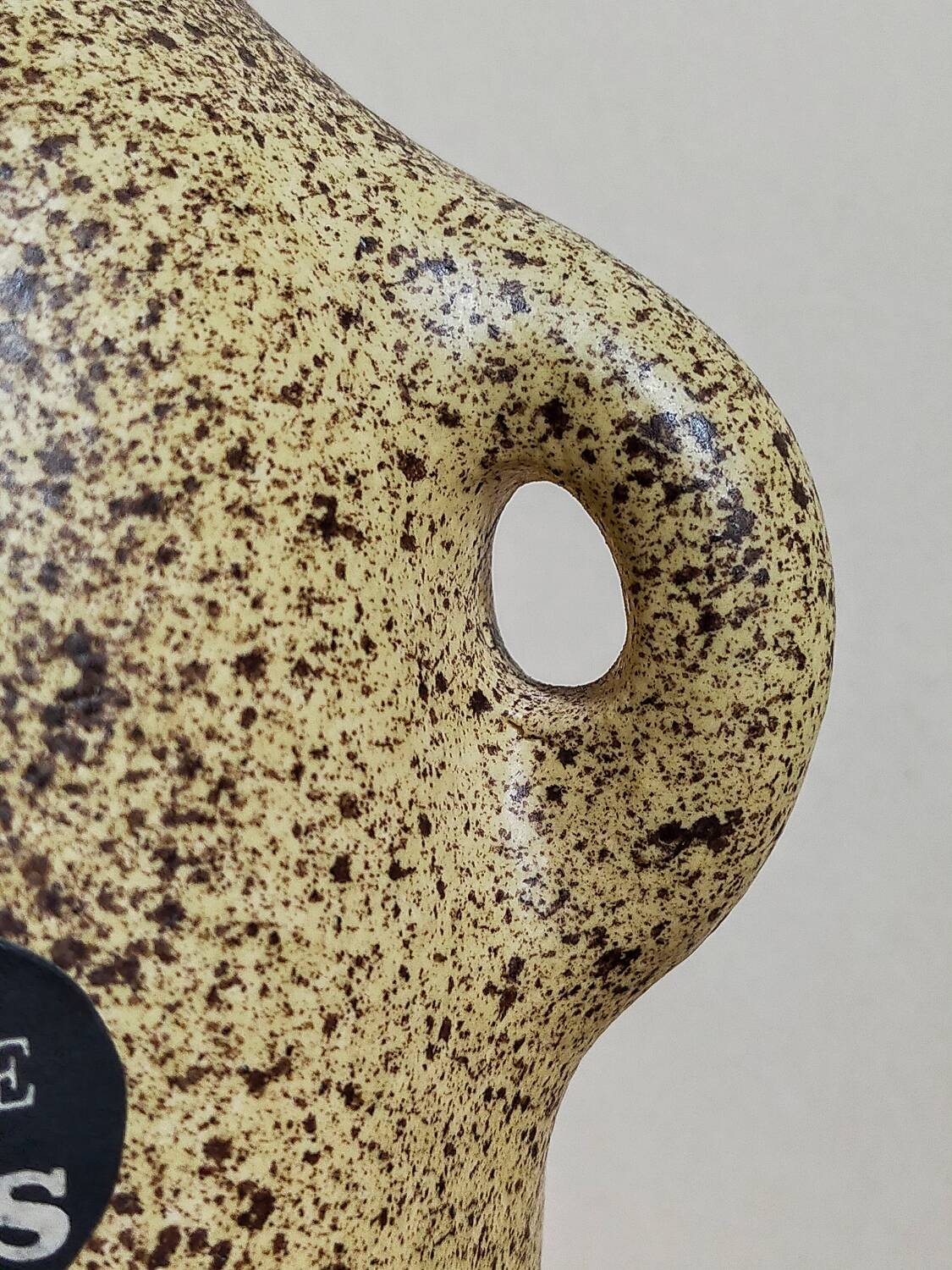 Single-flower vase, ceramic bottle by Max Idlas