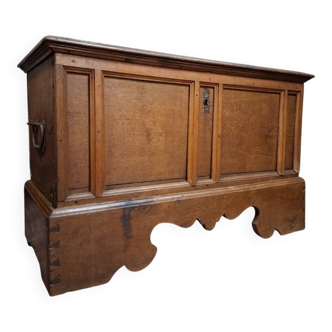 Oak chest with moulded panels – rustic work – 18th century