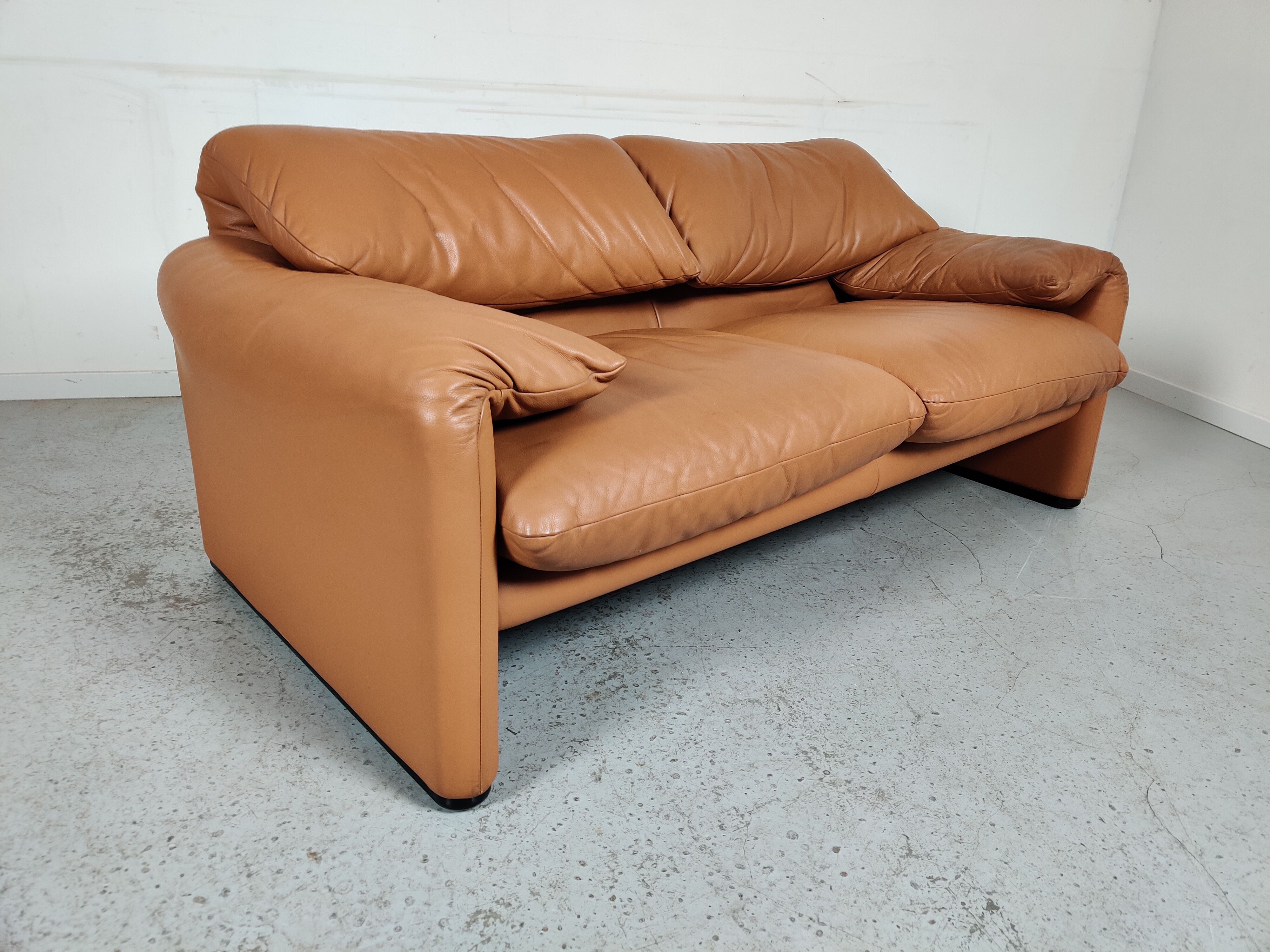 2-seater sofa Maralunga de Cassina, leather 80s/90s