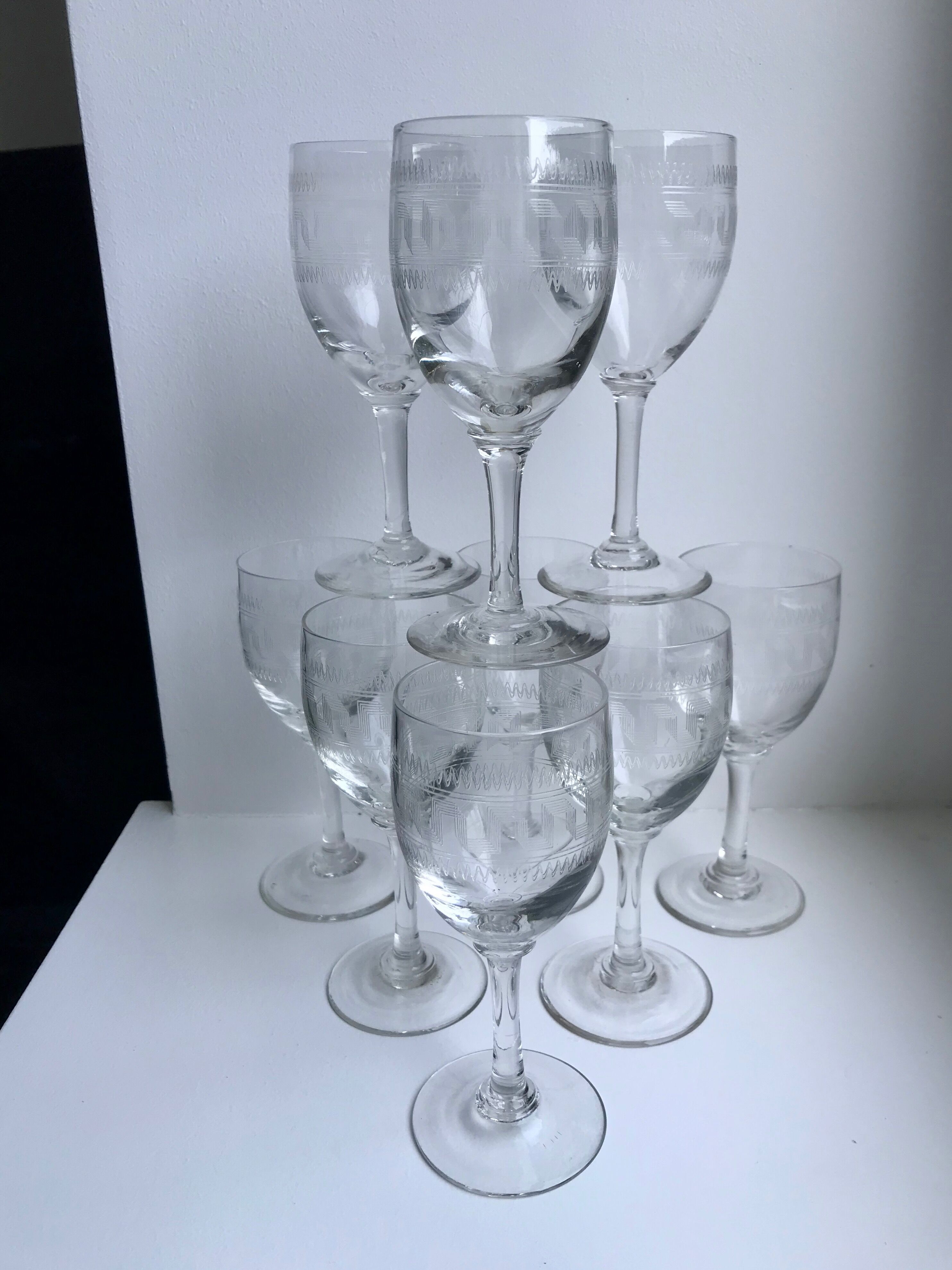 Lot de 9 verres à vin en cristal gravé années 40-50
