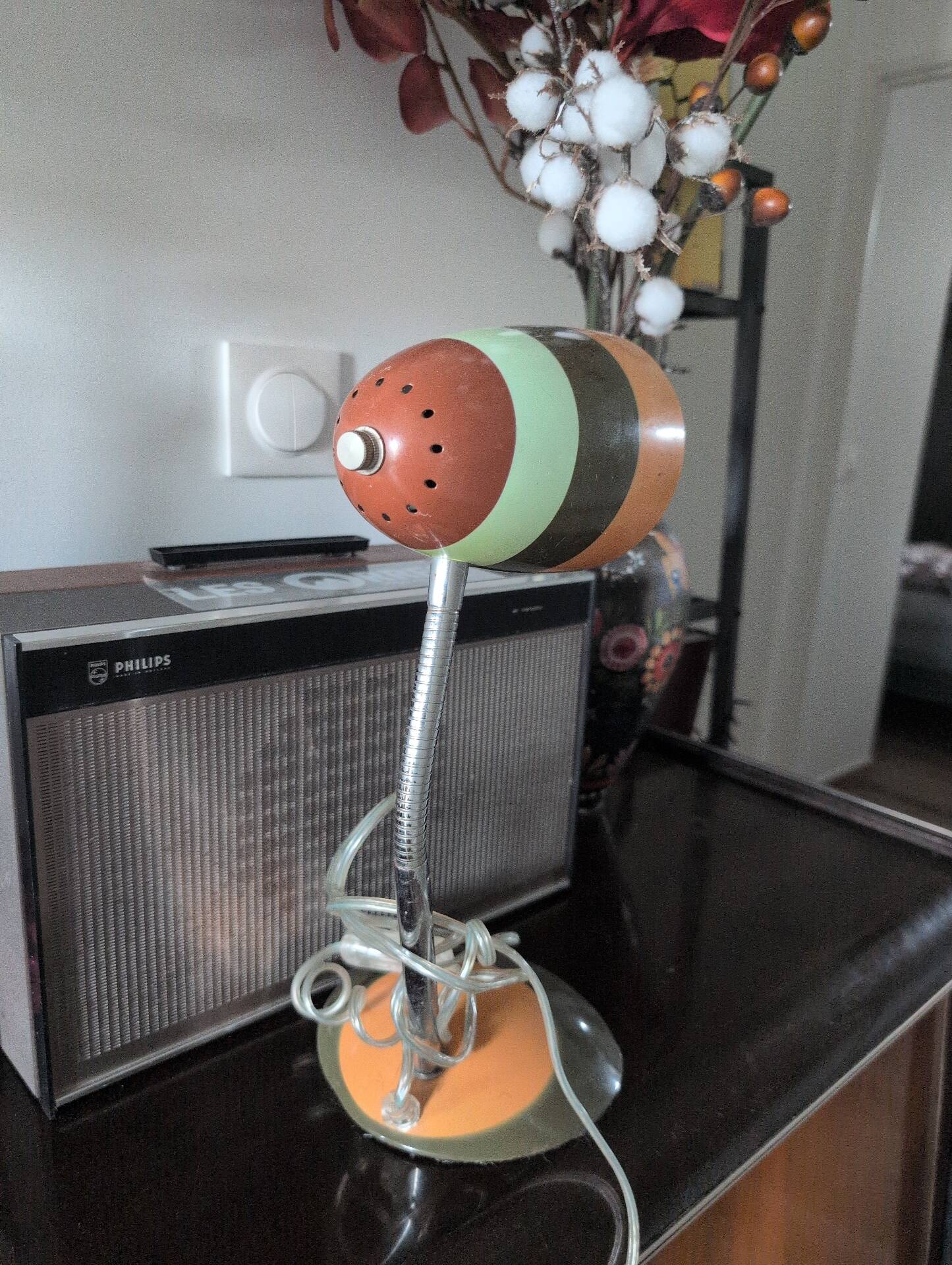 Memphis lamp