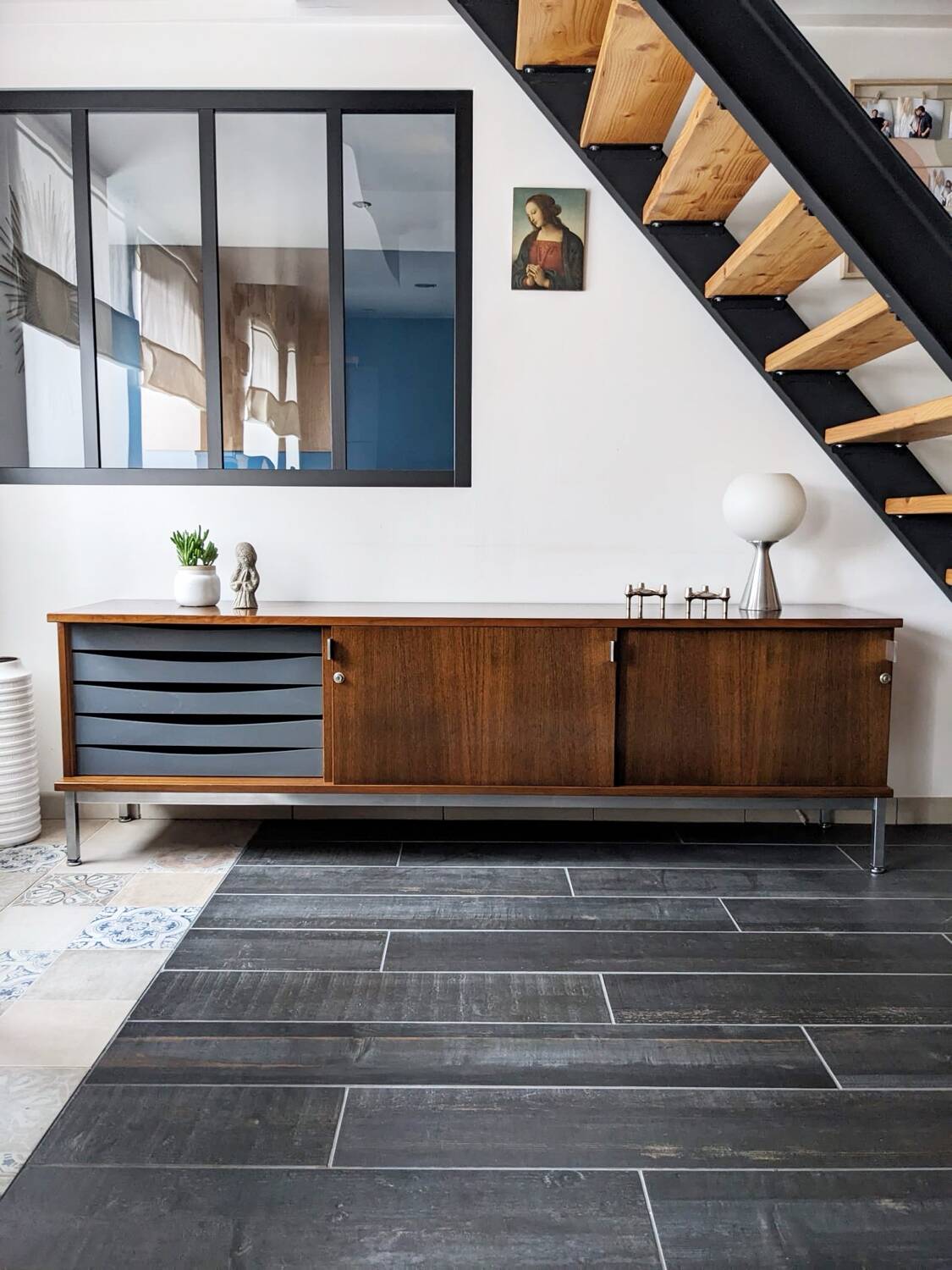Airborne Midcentury Enfilade