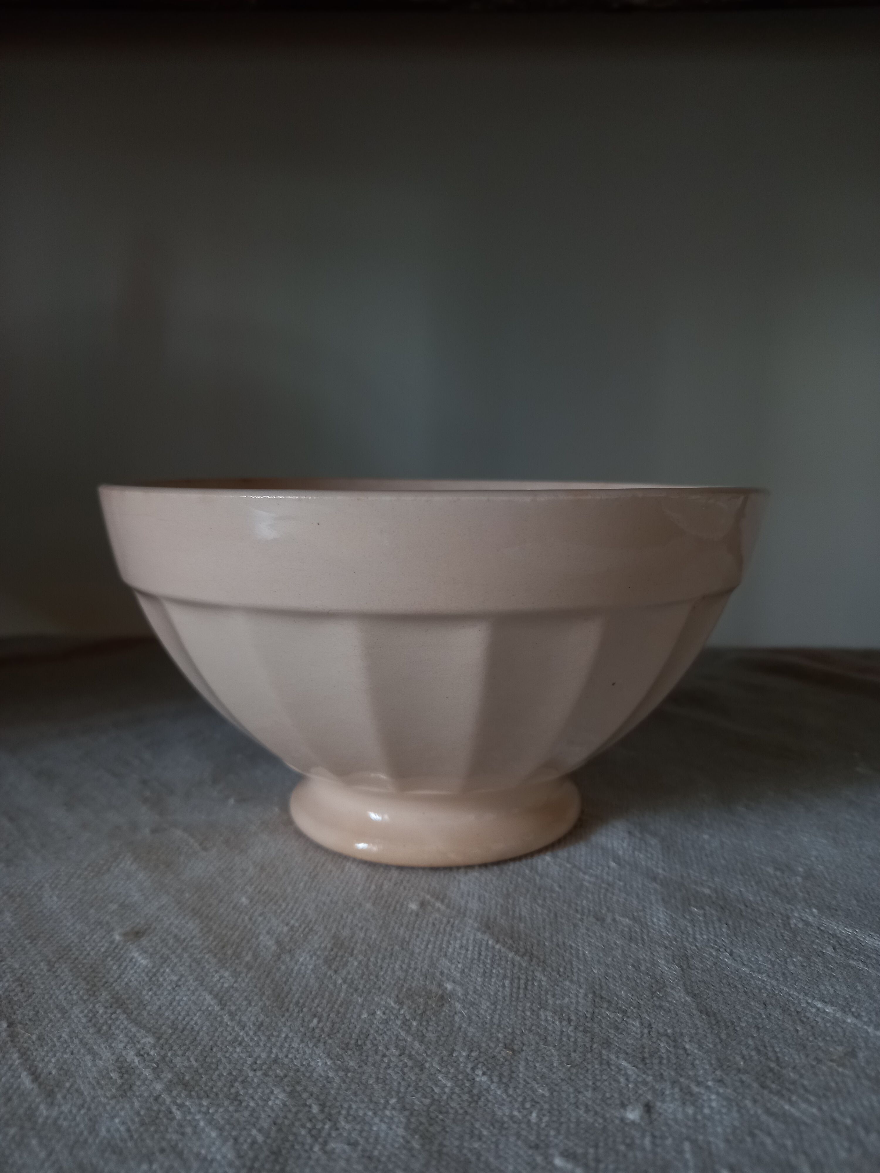 2 bowls Digoin Sarreguemines pink beige