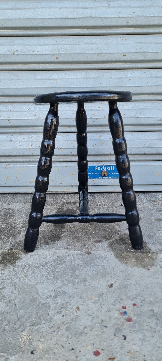 Tripod stool