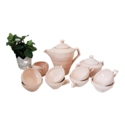 Coffee and tea service in faience of Saint Amand, pink, art deco