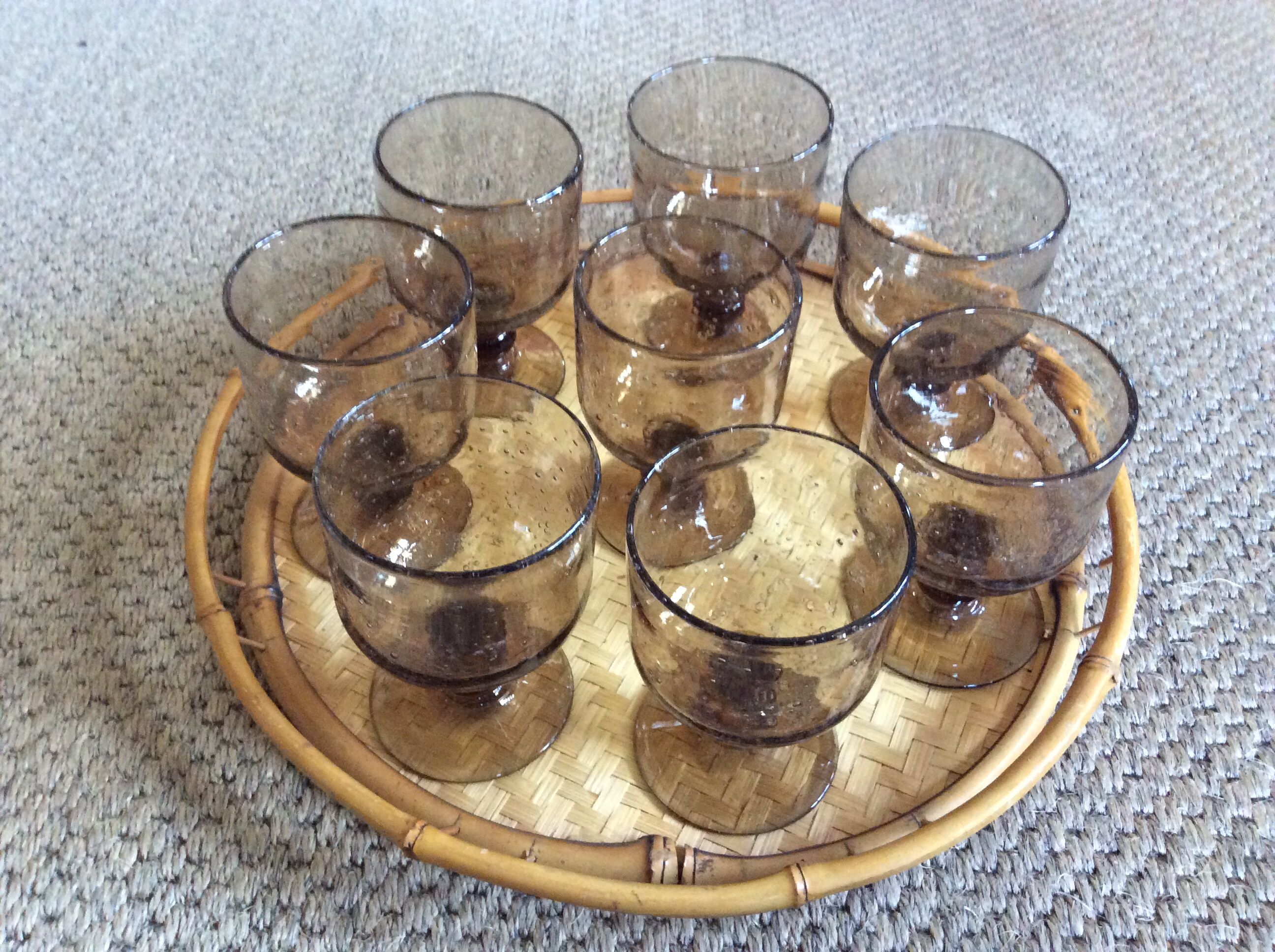 Series of 8 walking glasses