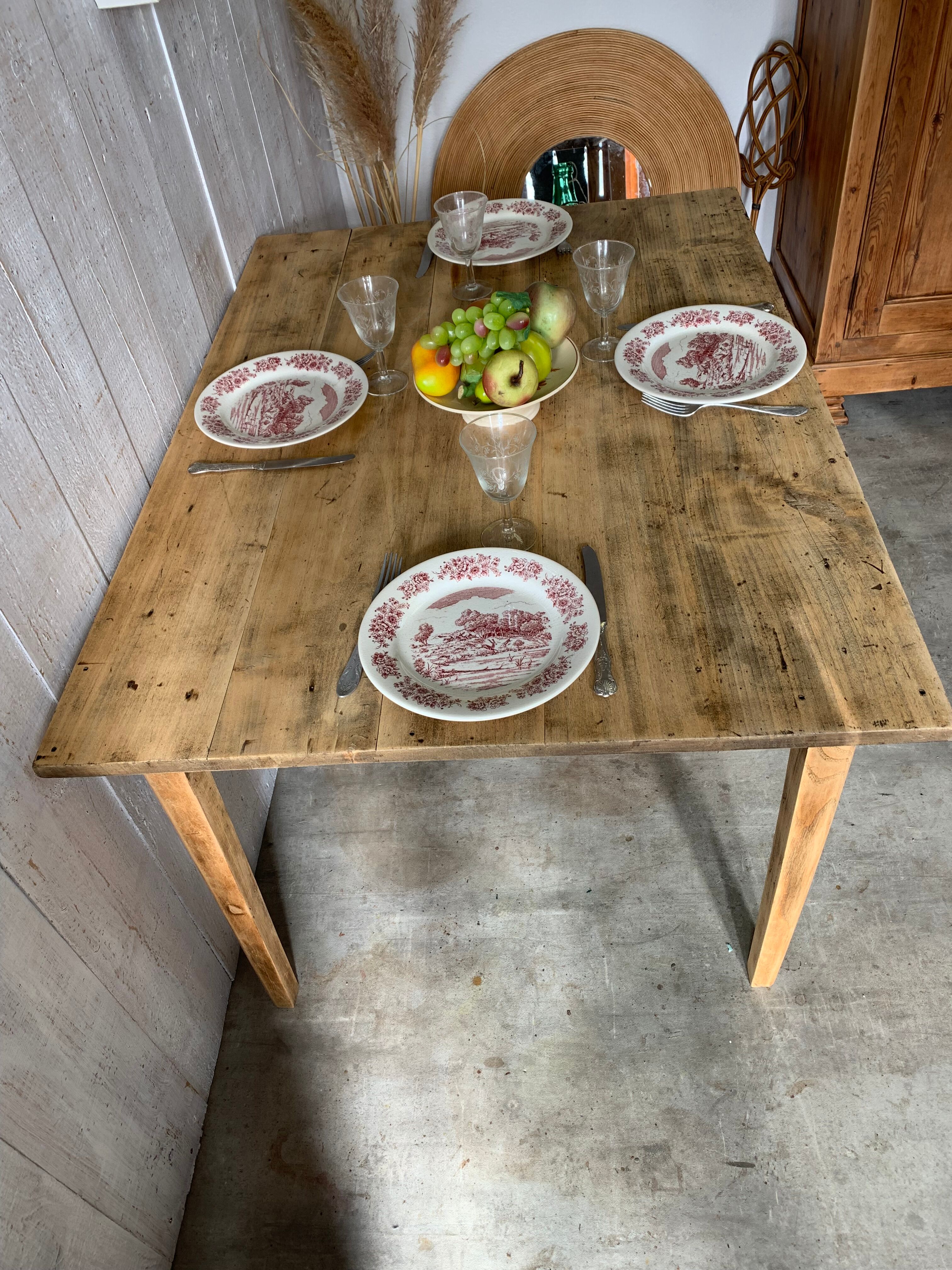 Farm table