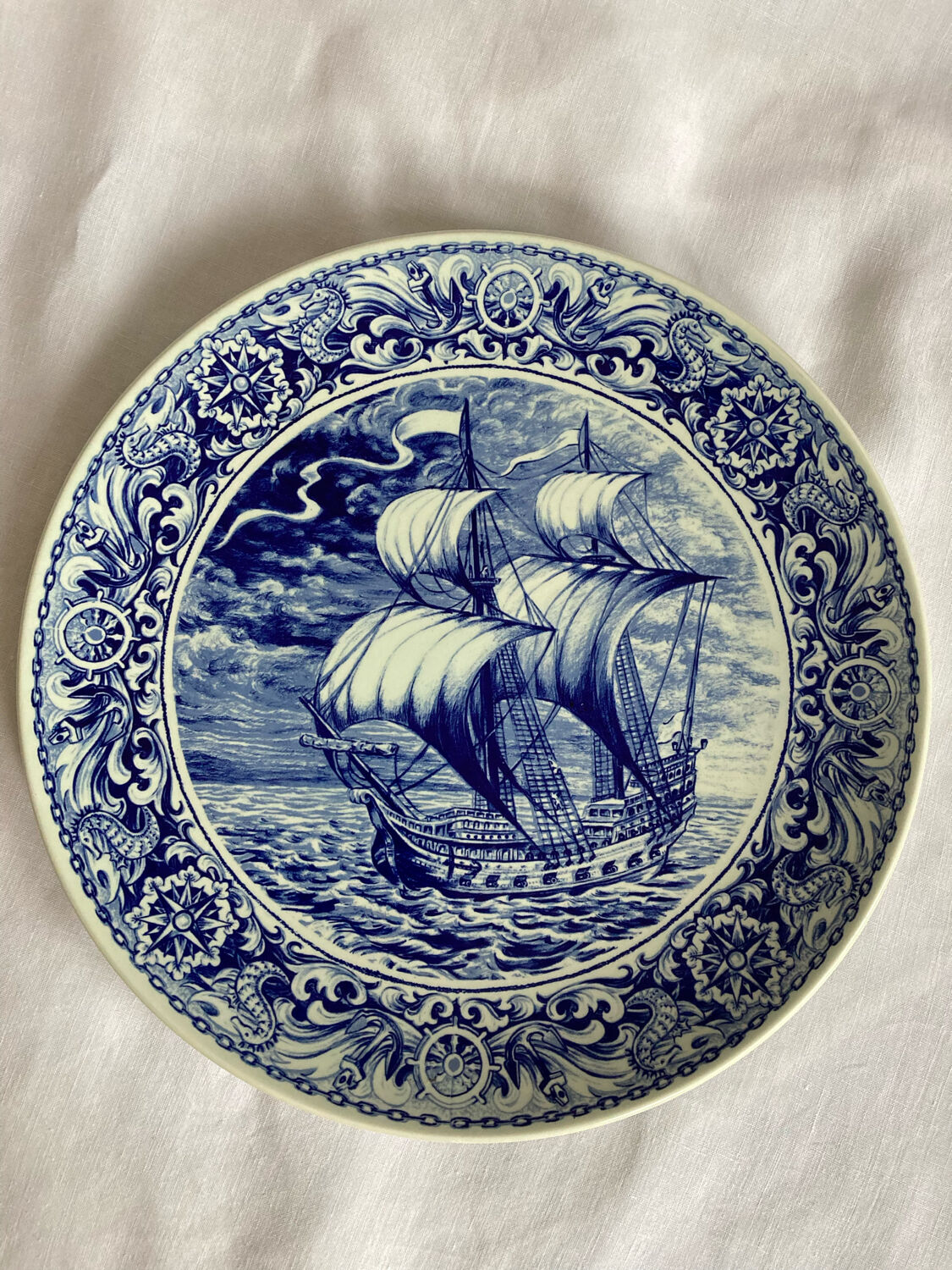 Delft plate sailboat motif