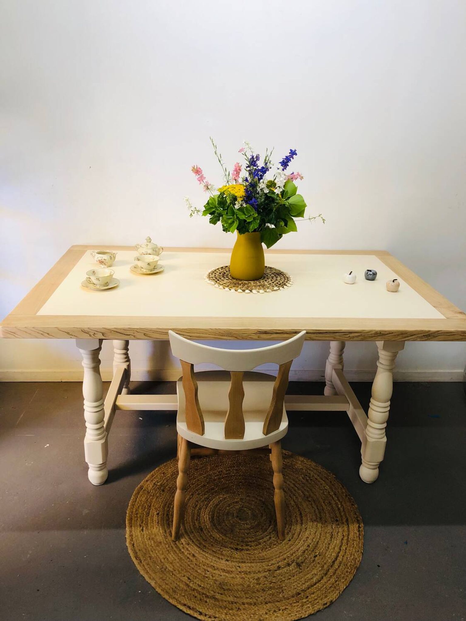 Farm table