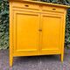 Buffet parisien jaune