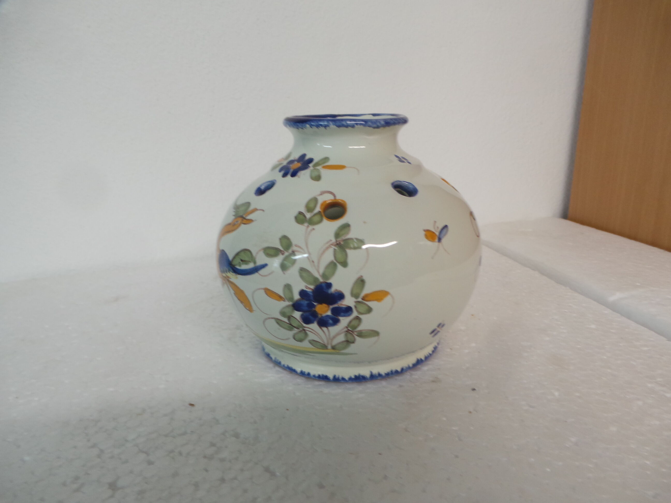 Vase flowers at old Handmade Martres