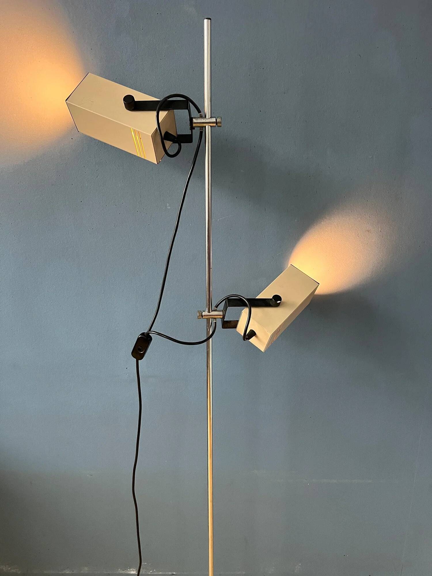 Cream taupe 70s vintage Philips space age floor lamp