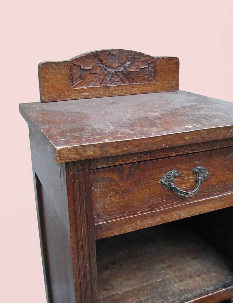 Pair of Art Nouveau bedside tables in solid oak, late 19th century.