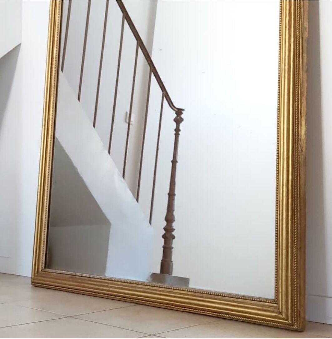Mirror to the sheet of the nineteenth century