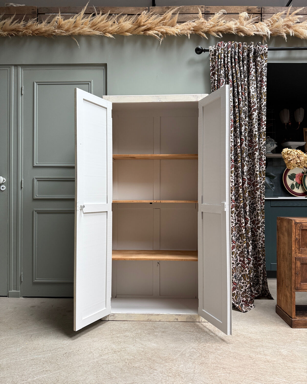 Armoire parisienne patinée, rénovée