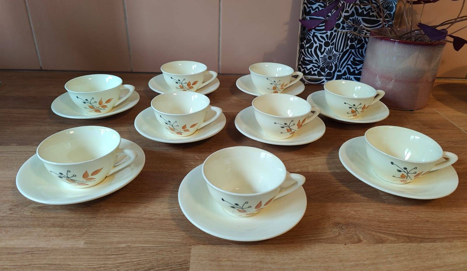 Salins, Mirande cups and saucers