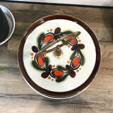 Servant with dessert floors