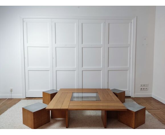 Large wooden Tecno coffee table and 4 stools | Selency