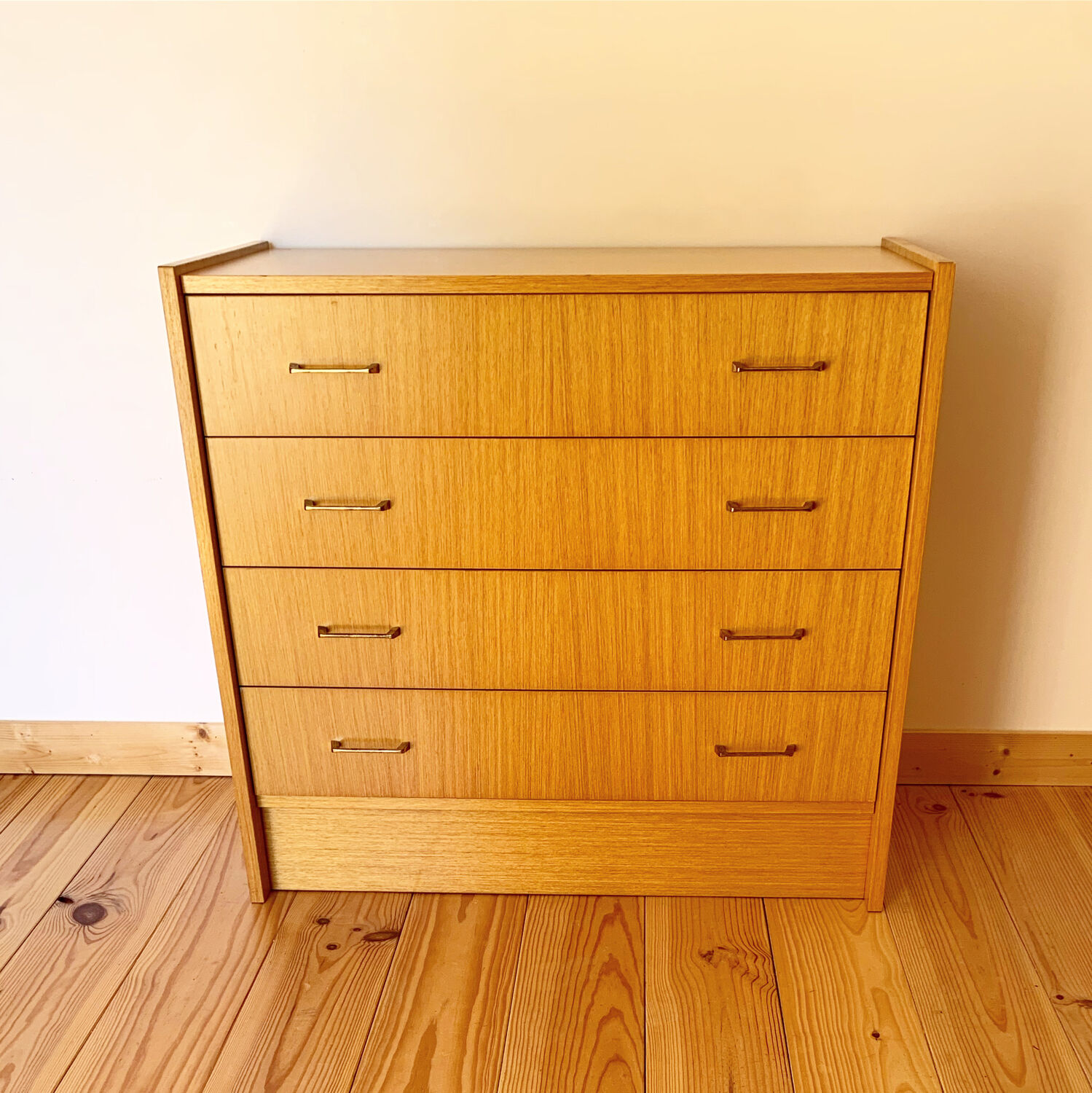 Vintage chest of drawers