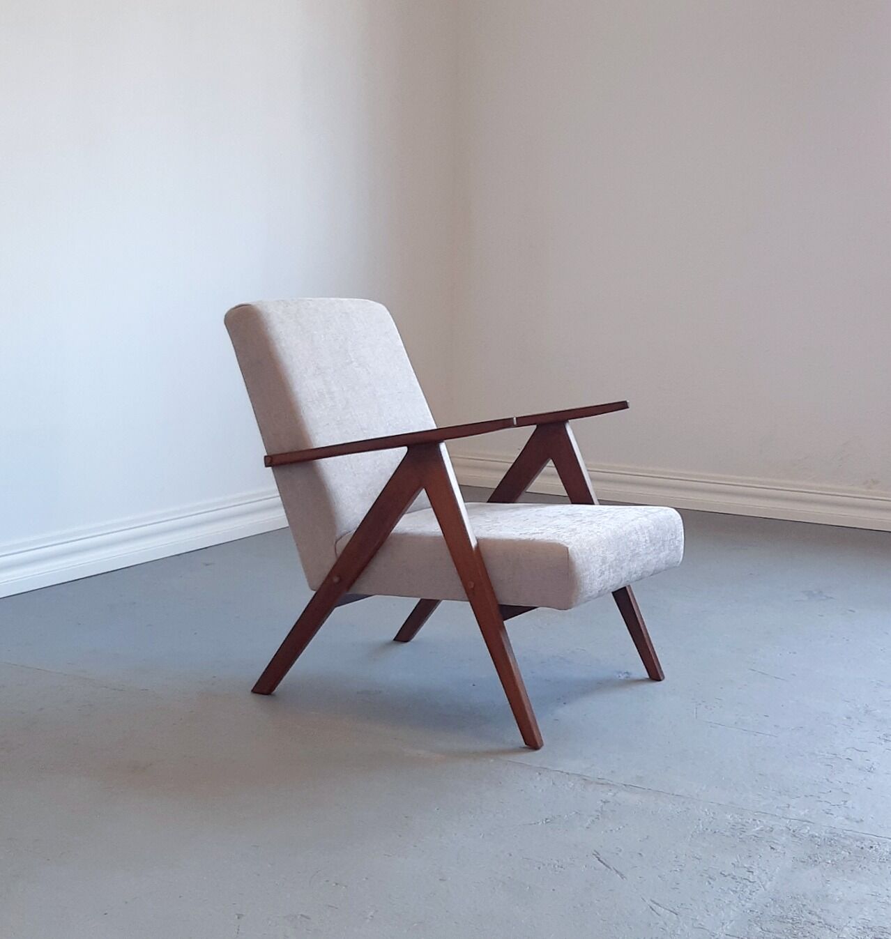 Armchair model B 310 Var, 1960