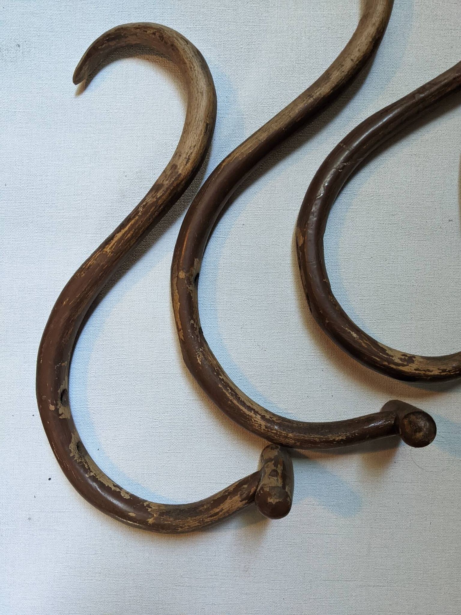 Lot de patères bois courbé de style Thonet
