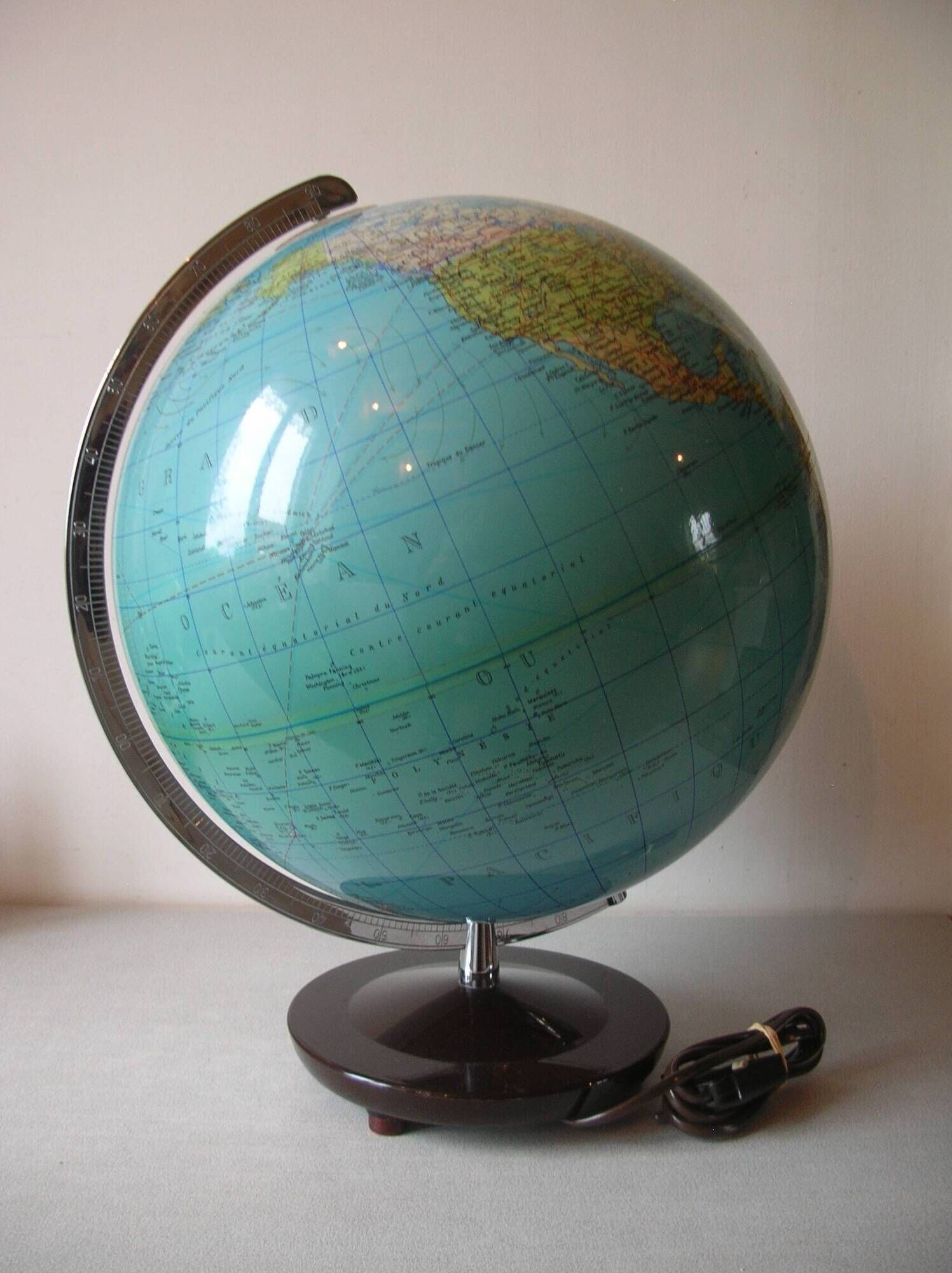 Old luminous terrestrial globe Duplex Columbus Berlin political and physical